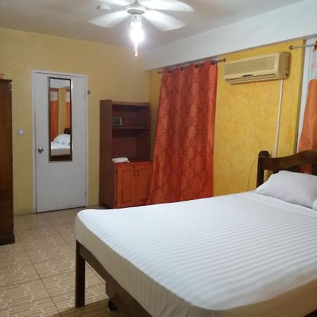 Sea World Vacation Home Roseau Dış mekan fotoğraf